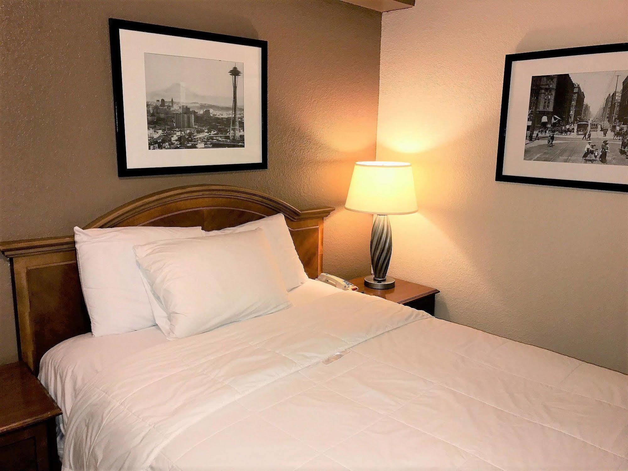 Americas Best Value Inn Lynnwood Exteriör bild